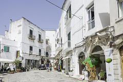 in den Gassen von Ostuni (© Buelipix)