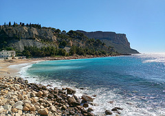 Les Couleurs de Cassis!