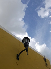 Lanterne en angle torticolis