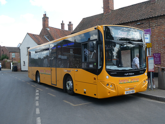 Sanders Coaches 525 (BV22 HBO) in Wells-next-the-Sea - 21 Jun 2023 (P1150775)