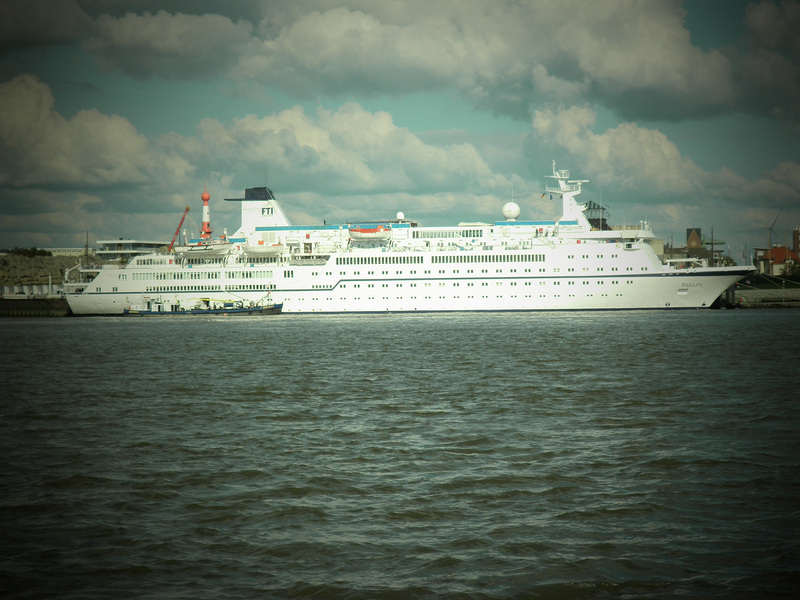 Kreuzfahrtschiff  BERLIN