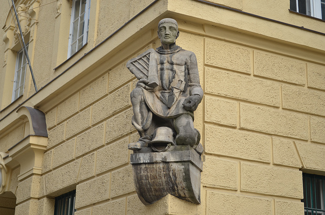 München, Street Corner Statue