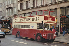 Dualway Coaches (or Dublin and Shannonway Tours) 67 D 813 in Dublin – 11 May 1996 (313-2A)