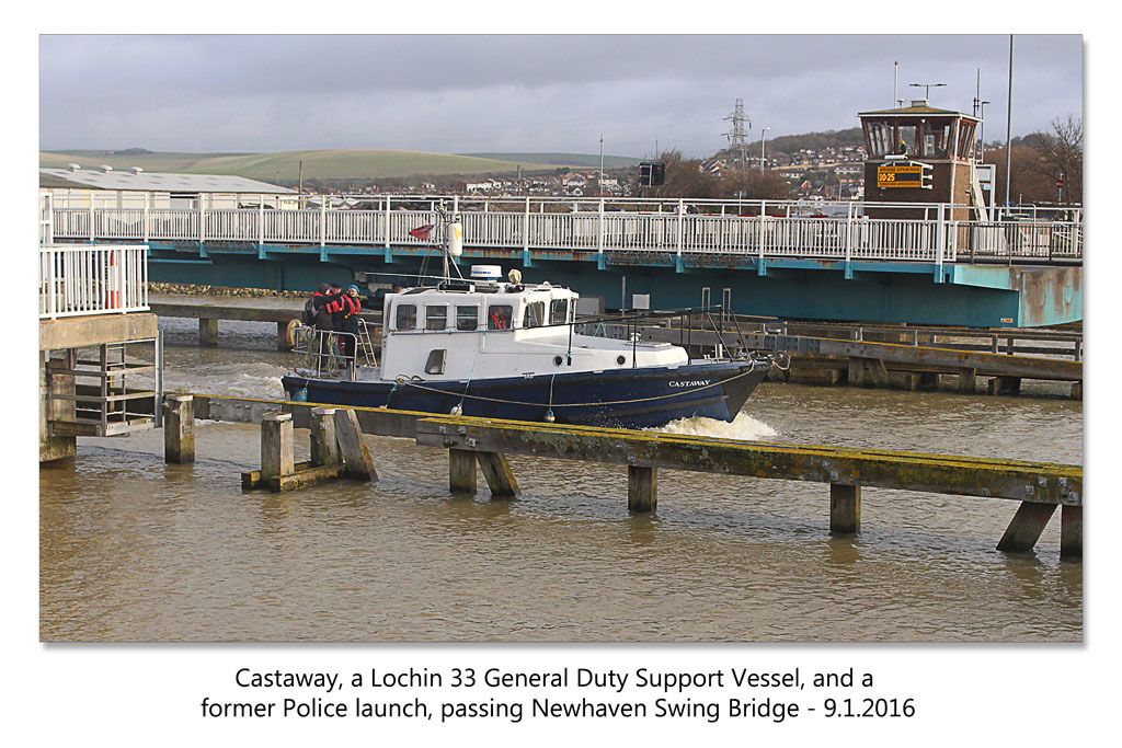 Castaway passes Newhaven Swing Bridge - 9.1.2016