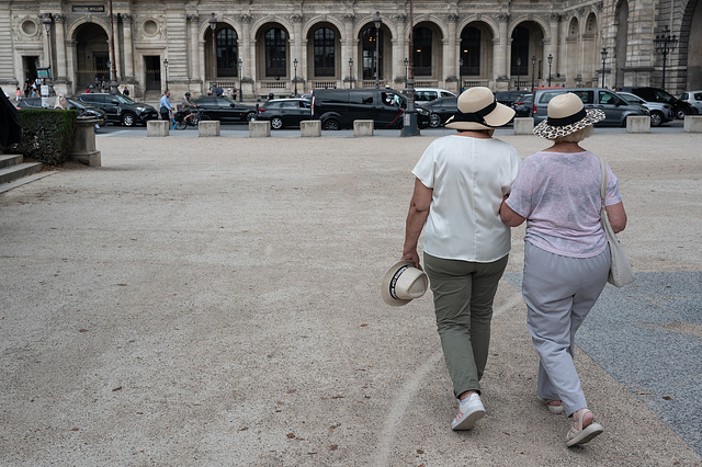 Deux Dames -Paris