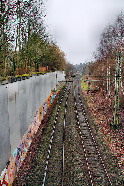 Blick auf die S-Bahn-Strecke (Dortmund-Lütgendortmund) / 11.02.2023