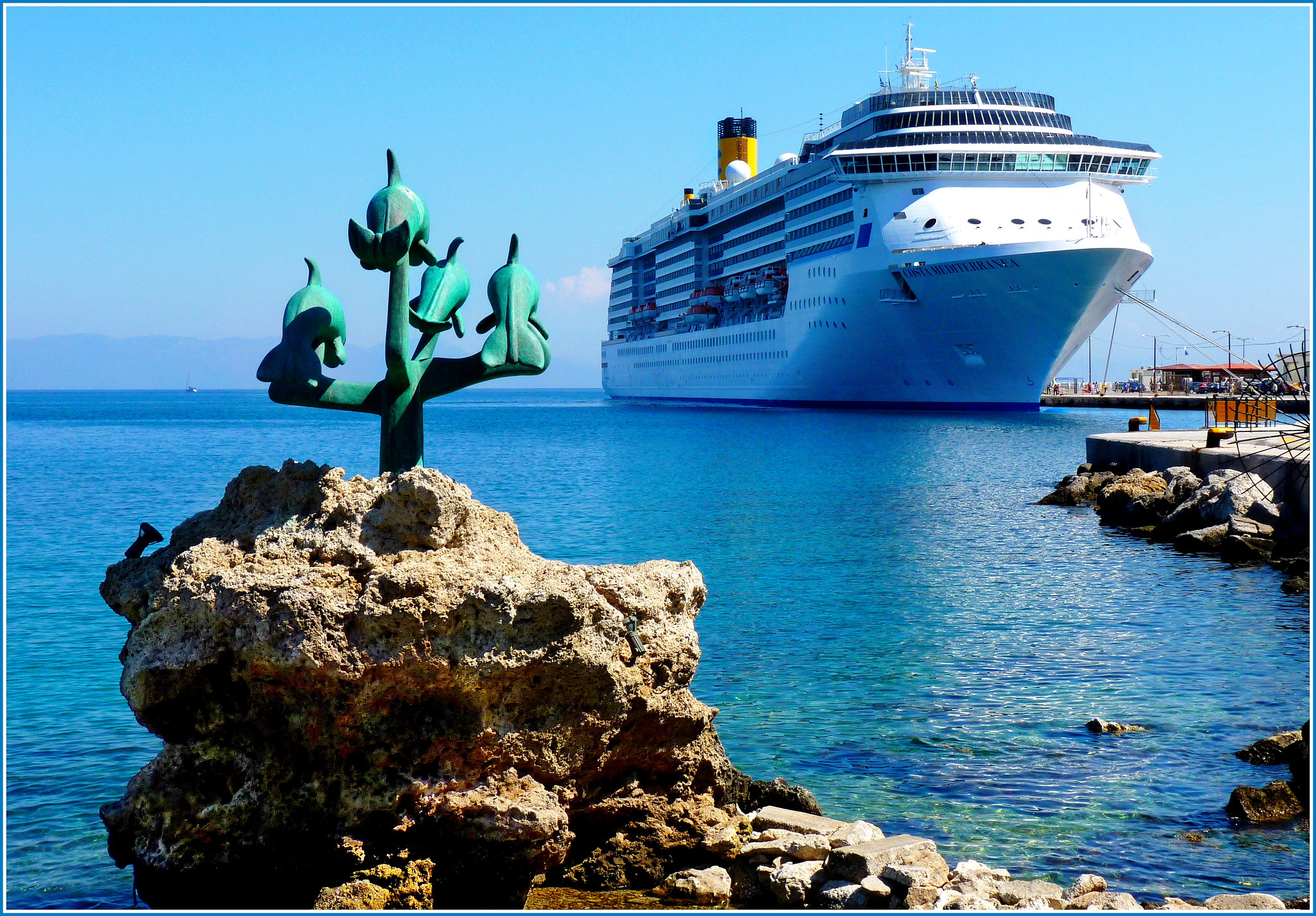 Costa Mediterranea nel porto di Rodi