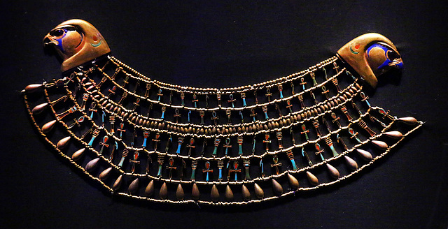 Collier à tête de faucon de la princesse Khnumit -