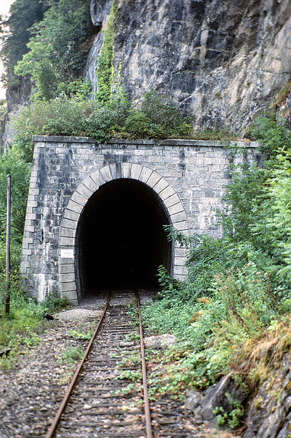 890000 RBE tunnel Croisettes 1