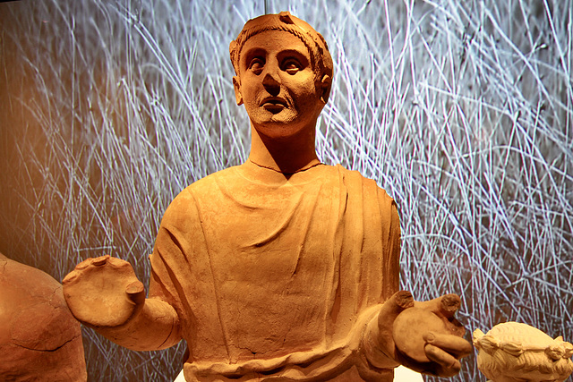 Rijksmuseum van Oudheden 2019 – Cyprus – Man with stretched arms