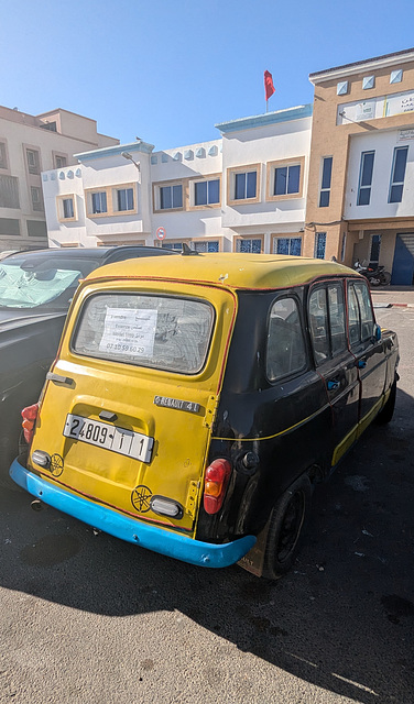 Renault 4L à vendre - 25,000 dirhams (1)