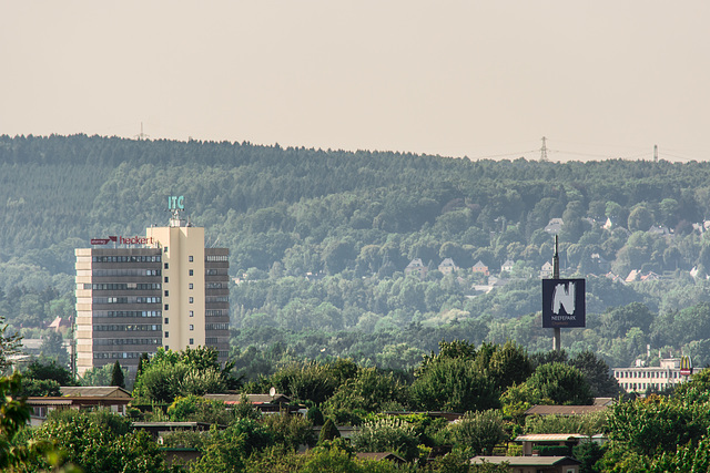 Blick vom Parkplatz des Penny Marktes Richtung Siegmar, starrag-Heckert  und Neefepark