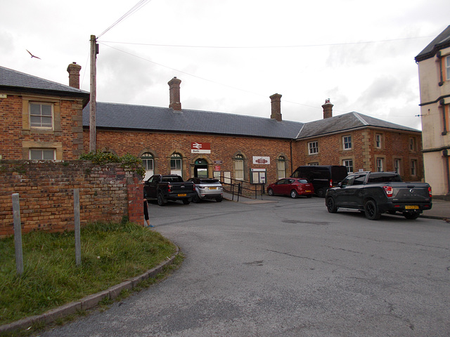 SBB[24]/coast{2/8} - Borth Railway Station