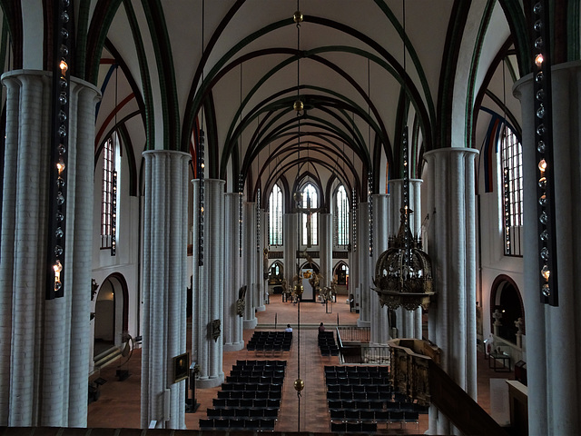 Nikolaikirche, interior 5