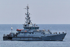 HMC Vigilant entering Weymouth Harbour