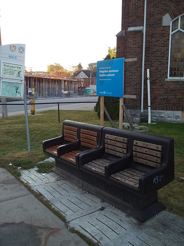 Banc pour 4 jeunes / Bench for 4 young people