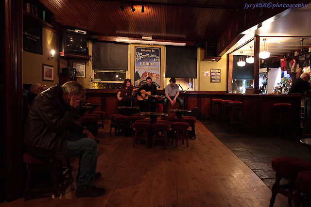 Ha'penny Bridge Inn