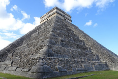 El Castillo De Chichen Itza