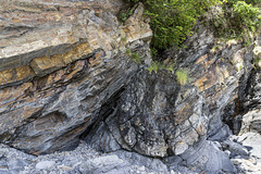 Small thrust and footwall syncline