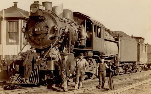 Locomotive 1524 and Its Crew