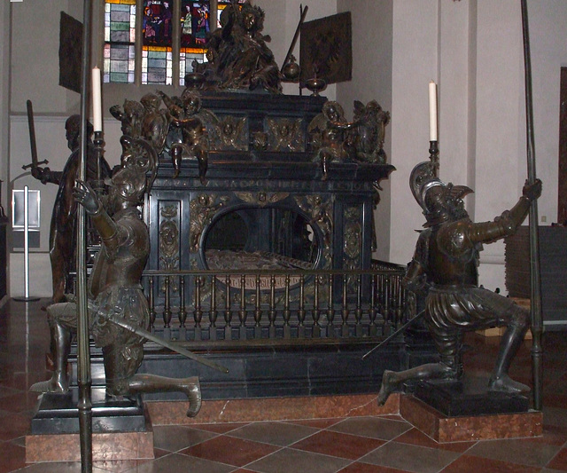 Munich: Tomb of Ludwig IV, Frauenkirche 2011-03-18