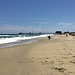 Plage et ciel bleu / Blue sky above sandy beach