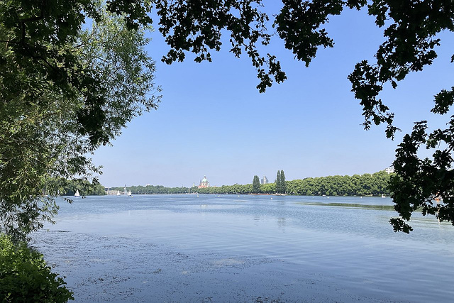 Maschsee mit Neuem Rathaus im Hintergrund