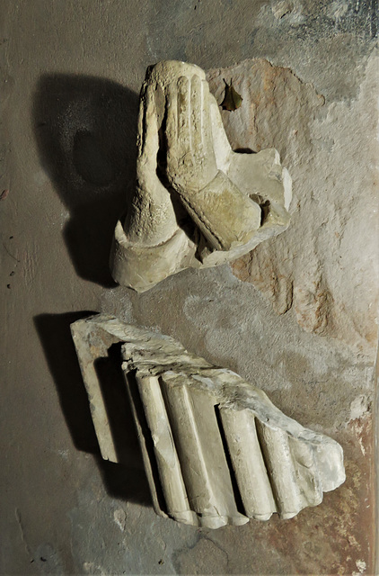 weston under wetherley church, warks  (34)remains of c14 female heart burial effigy