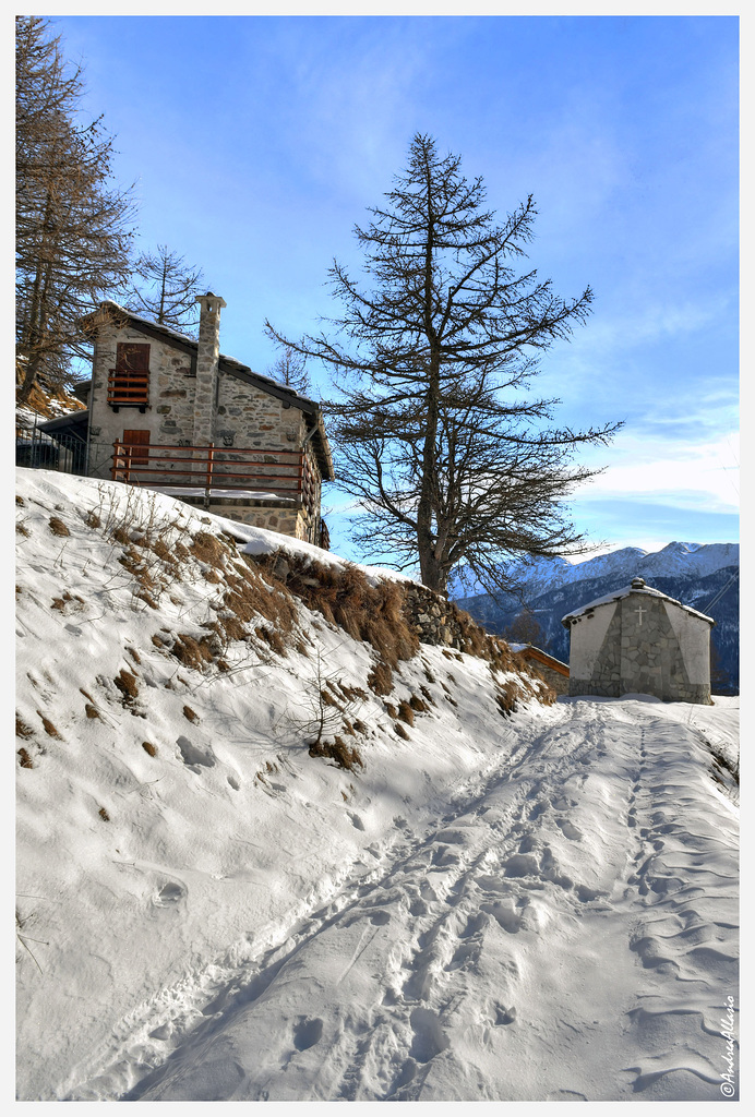 Footprints toward Grange della Valle