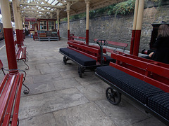 SBB[24]/ELR{7/11} - platform seating