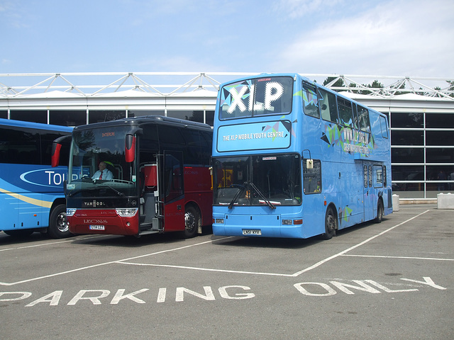 DSCF3476 Leons of Stafford 212 (CT14 LCT) and LN51 KYV at Fleet Service Area - 26 Jul 2018