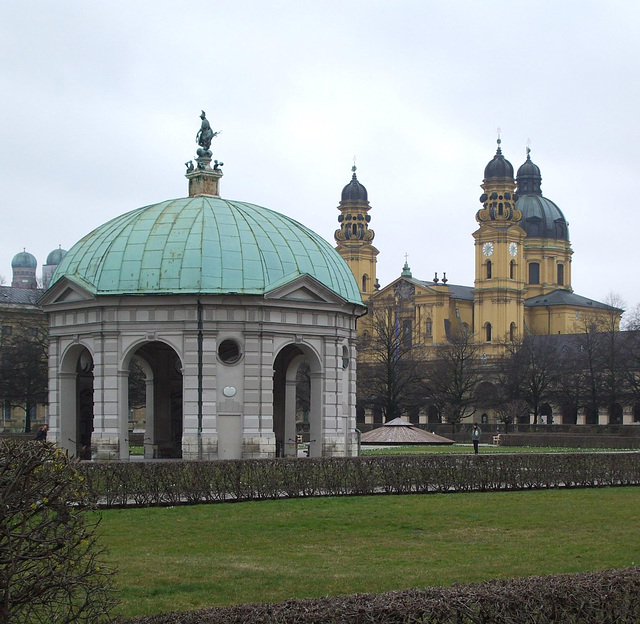 Munich: Hofgarten 2011-03-18