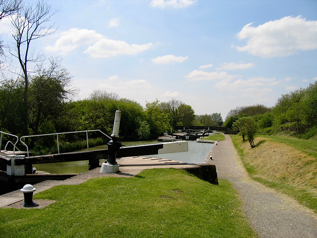 Looking down to Stockton Bridleway Bridge on the Grand Union Canal