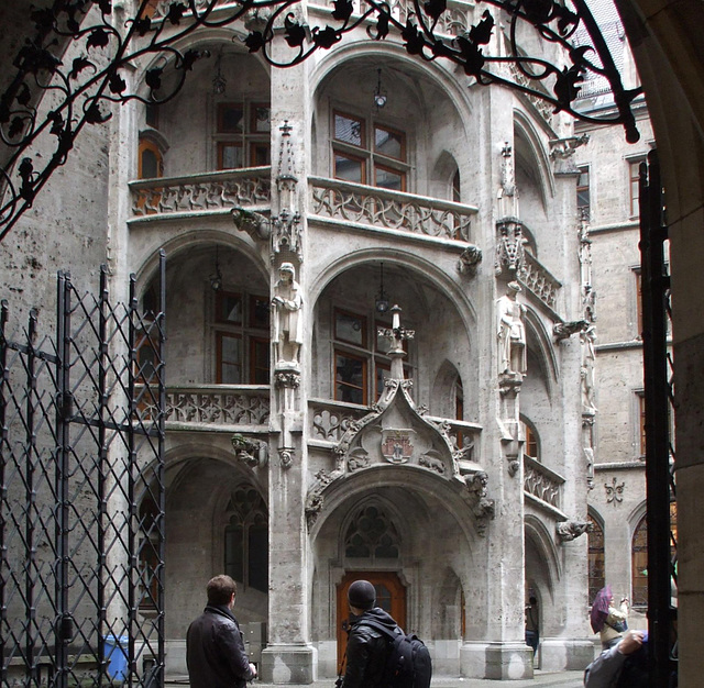 Munich: Neues Rathaus 2011-03-17