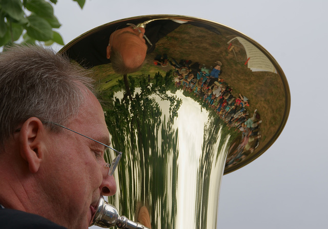 Tuba mit Publikum