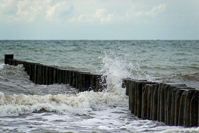 Wind, Wasser und Buhnen (© Buelipix)