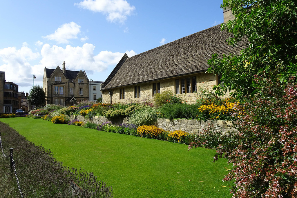 Christ Church War Memorial Gardens