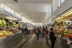 In der historischen Markthalle von Cádiz