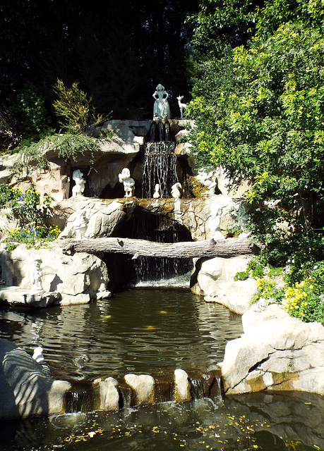 The Snow White Grotto in Disneyland, June 2016