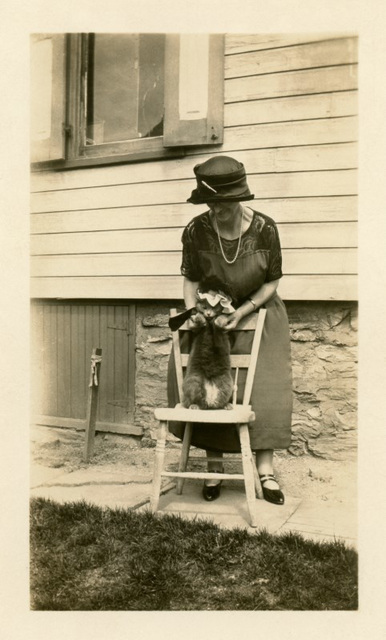 Fritz and His Easter Bonnet