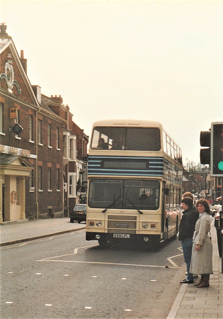 Cambus Limited 501 (E501 LFL) in Newmarket - 8 Apr 1989 (83-20)