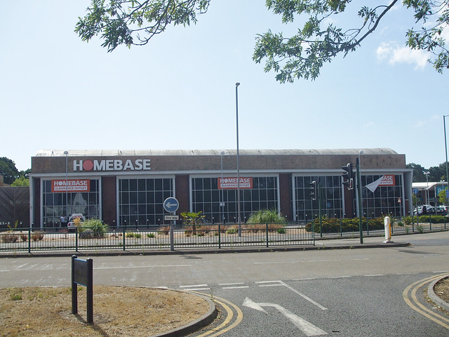 Former BCT bus garage, Bournemouth - 1 Aug 2018 (DSCF4048) Former BCT bus garage, Bournemouth - 1 Aug 2018 (DSCF4048)
