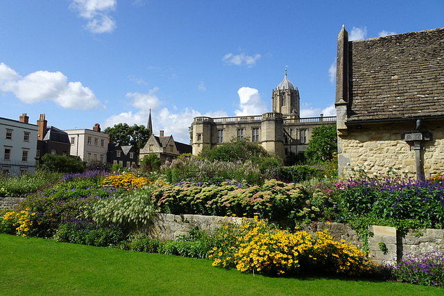 Christ Church War Memorial Gardens