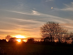 Bonne soirée avec un coucher de soleil ...... Bonne soirée avec un coucher de soleil ......