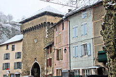 Crémieu (38) 18 décembre 2017. La Porte François Premier -ou Porte Neuve (16e siècle).