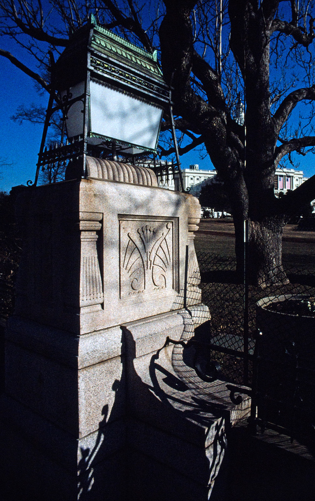Lamp on US Capitol Grounds (1)