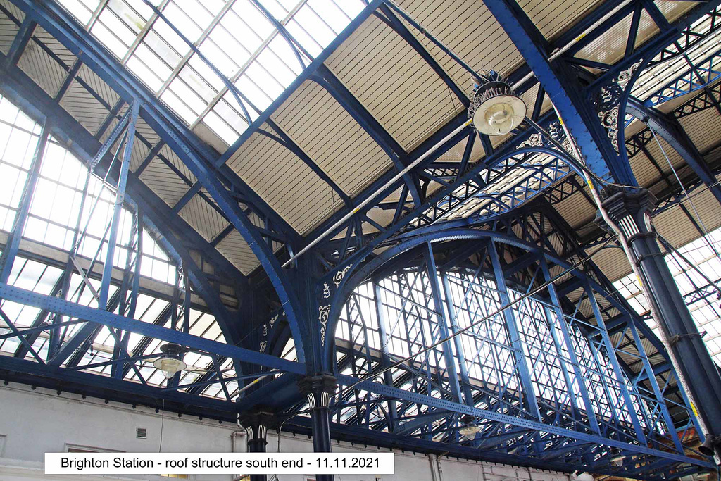 Brighton Station - roof structure south end - 11 11 2021