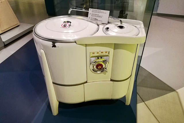 Prague 2019 – National Technical Museum – 1930s New Easy washing machine