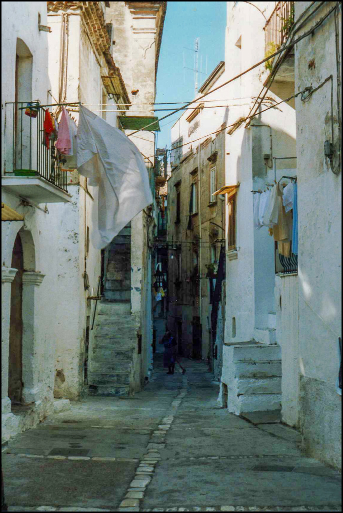 Gasse in Peschici 1986/ Scan