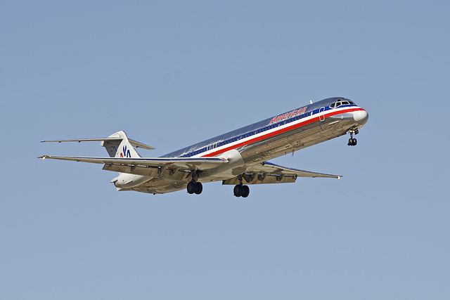 American Airlines McDonnell Douglas MD-80